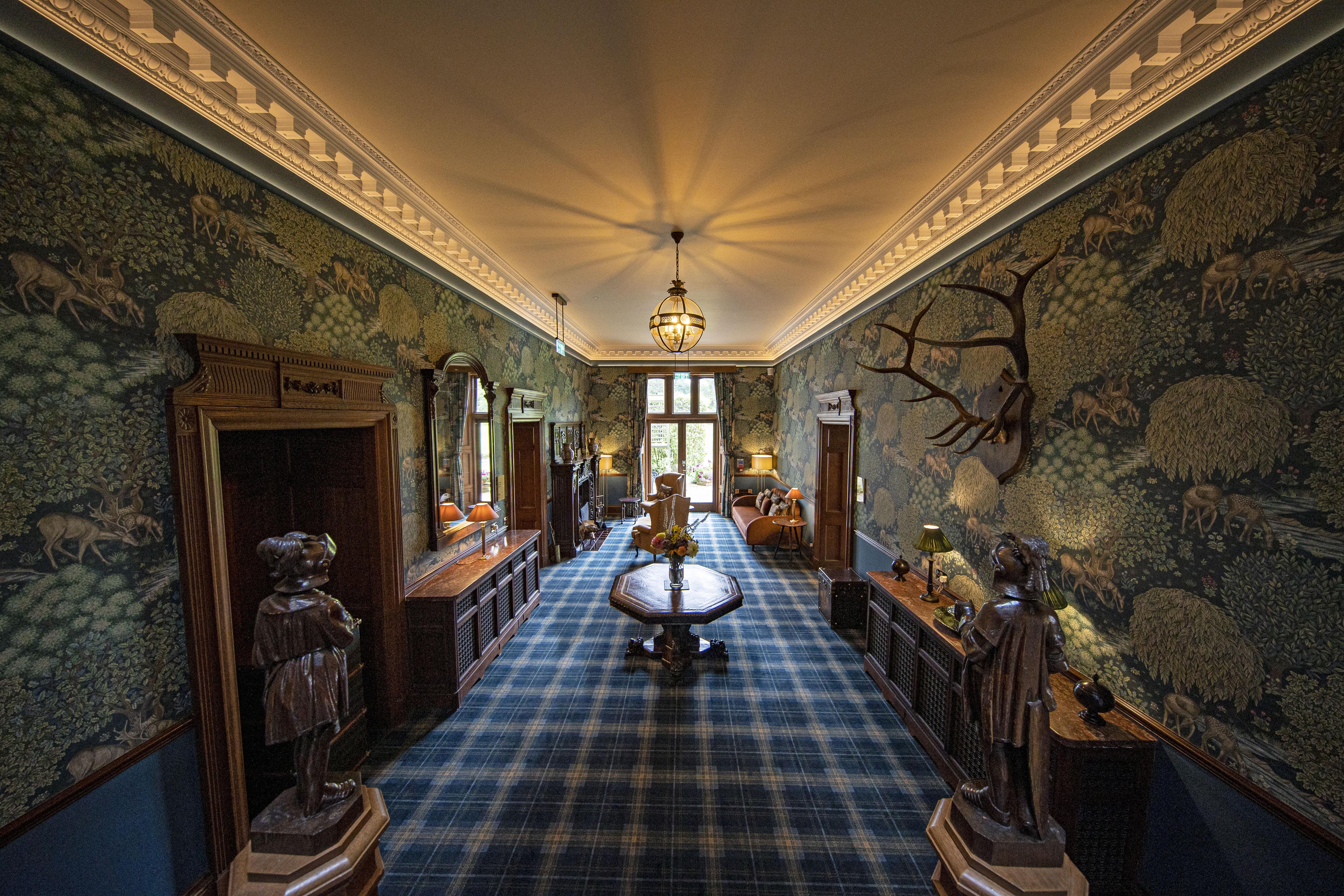 Schloss Roxburghe, Part Of Destination By Hyatt מראה חיצוני תמונה The entrance hall