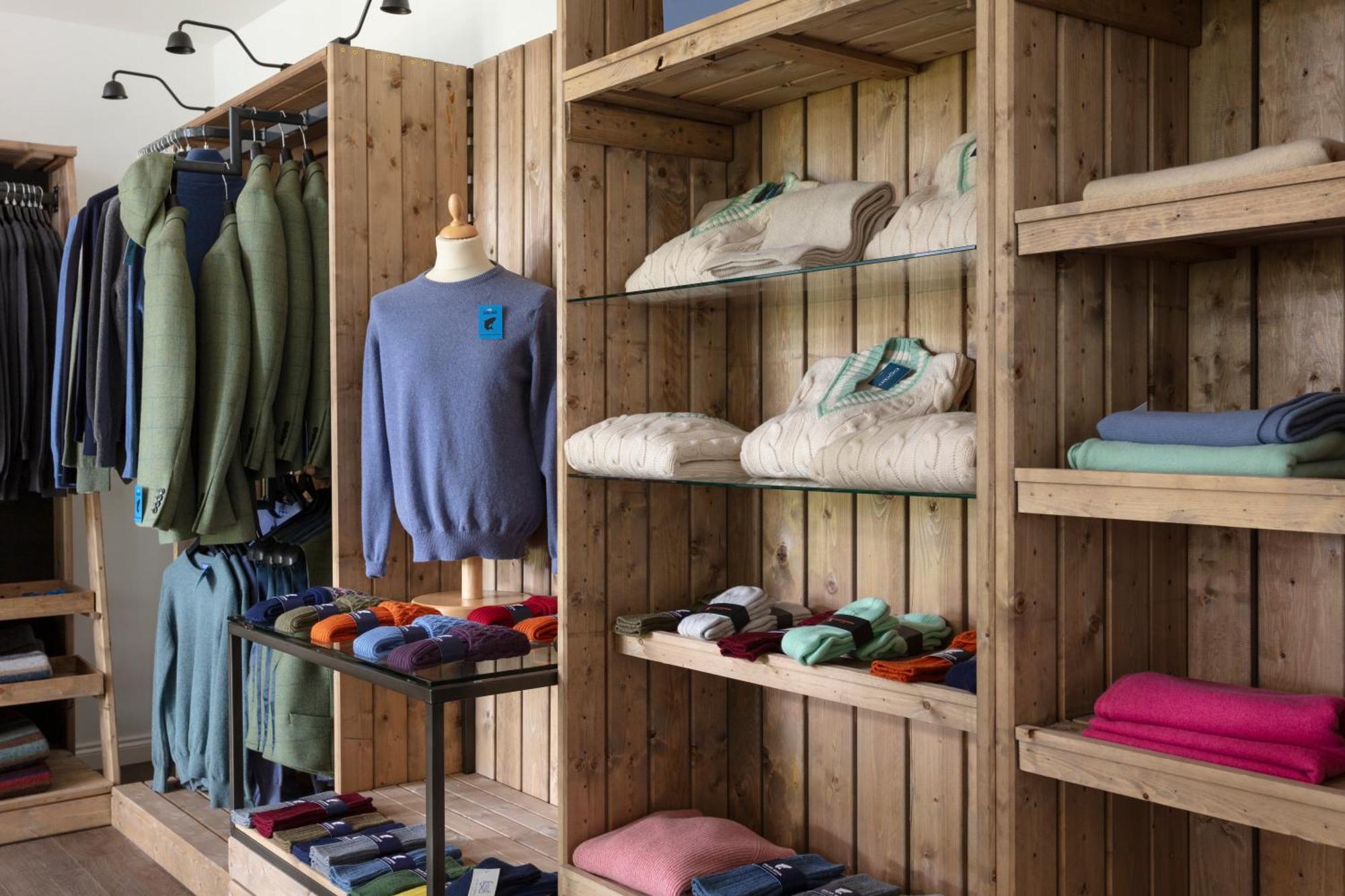 Schloss Roxburghe, Part Of Destination By Hyatt מראה חיצוני תמונה The interior of a clothing store