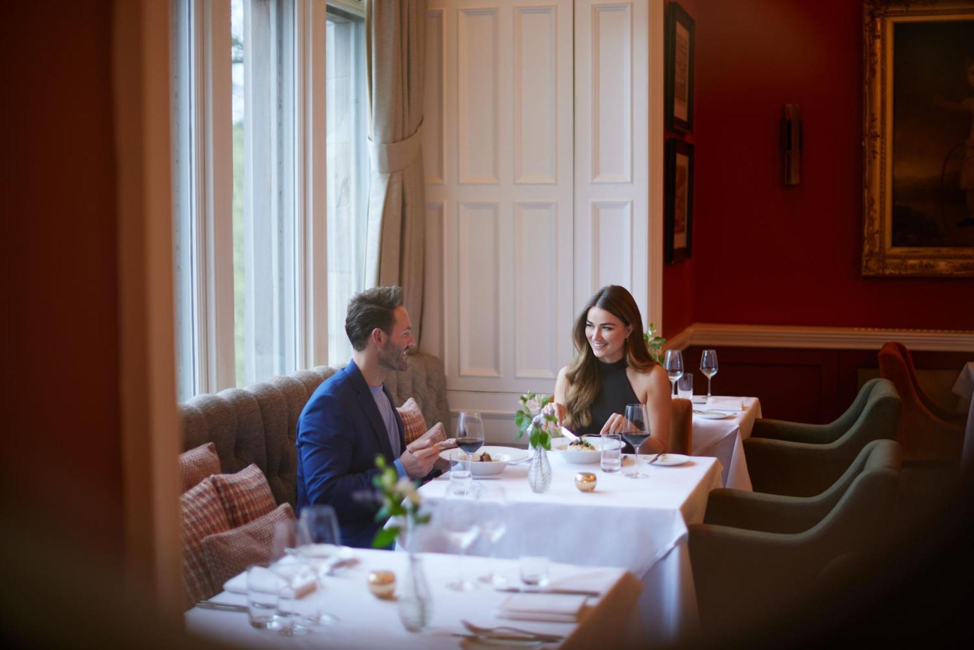 Schloss Roxburghe, Part Of Destination By Hyatt מראה חיצוני תמונה The restaurant at The Ivy Temple Row