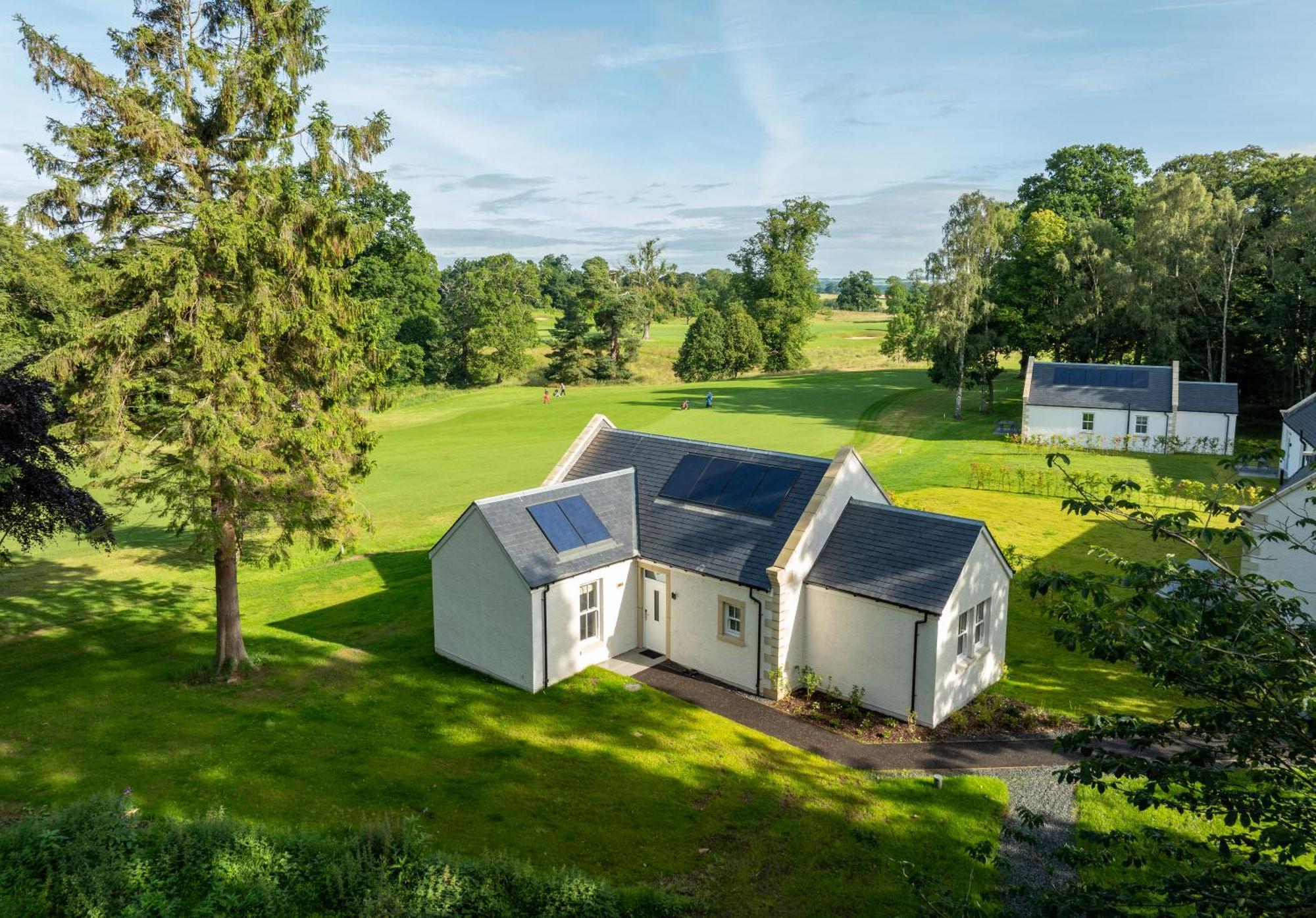 Schloss Roxburghe, Part Of Destination By Hyatt מראה חיצוני תמונה The old stable block at the centre of the estate