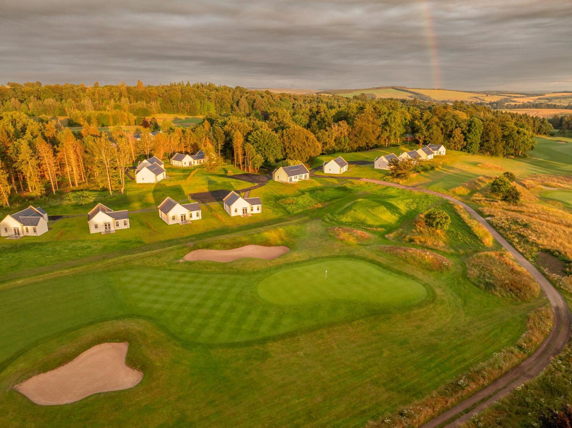 Schloss Roxburghe, Part Of Destination By Hyatt מראה חיצוני תמונה Golf resort in Estonia