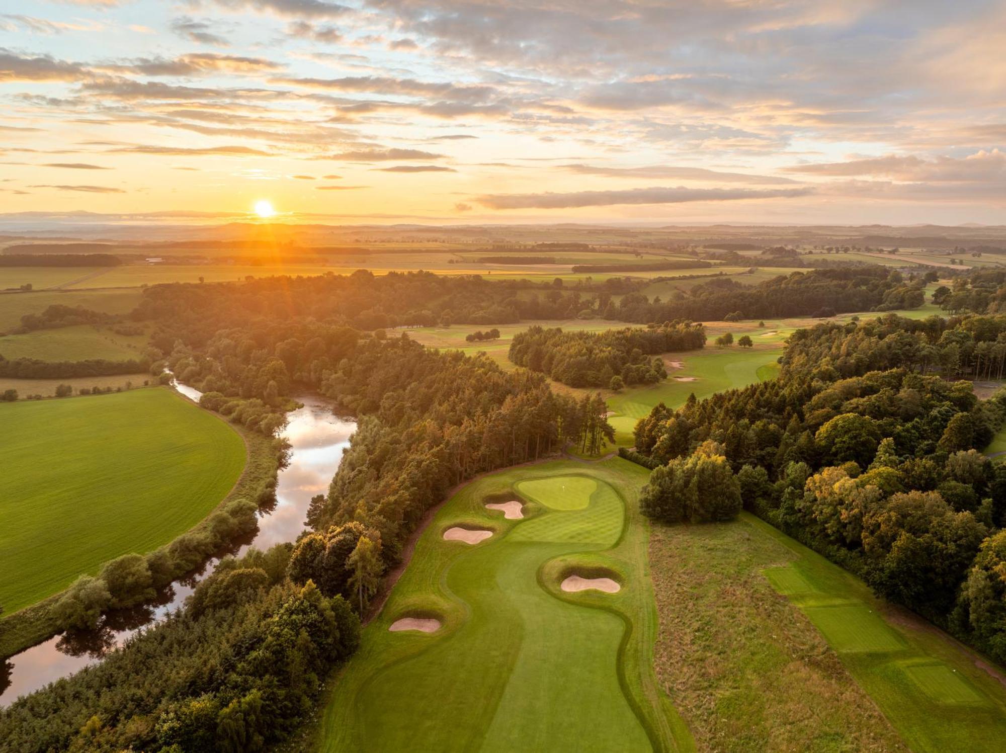 Schloss Roxburghe, Part Of Destination By Hyatt מראה חיצוני תמונה The 18th hole at the Old Golf Course