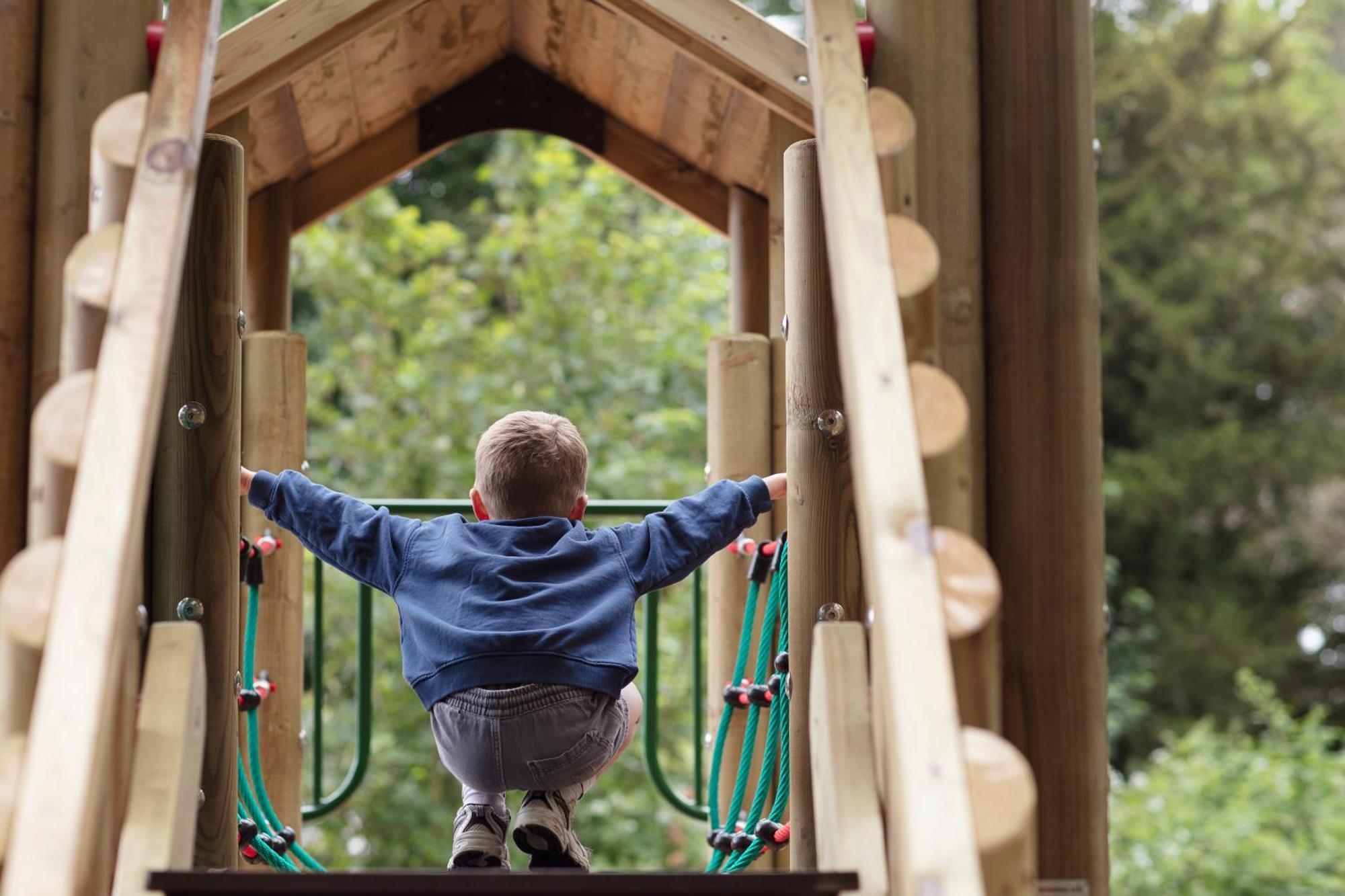 Schloss Roxburghe, Part Of Destination By Hyatt מראה חיצוני תמונה Child playing on a climbing frame
